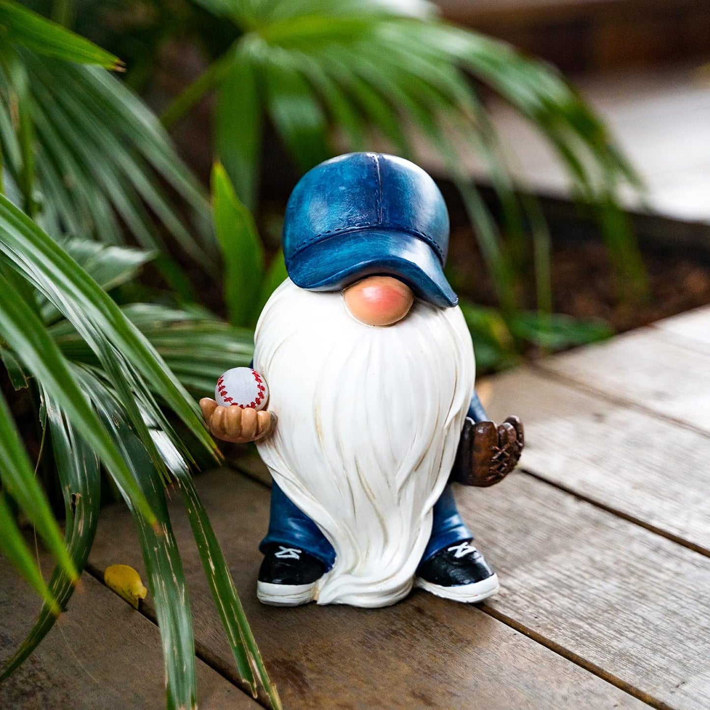 Joint Honglin Garden Gnome Sculptures & Statues Resin Blue Baseball Gnome with Solar LED Lights Outdoor Funny Decoration